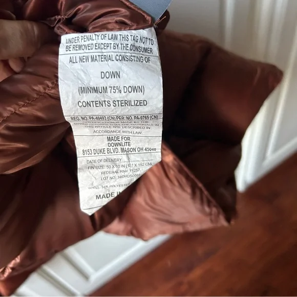 Eddie Bauer Packable Luxury Down Throw - Copper 50x60 - Picture 5 of 7